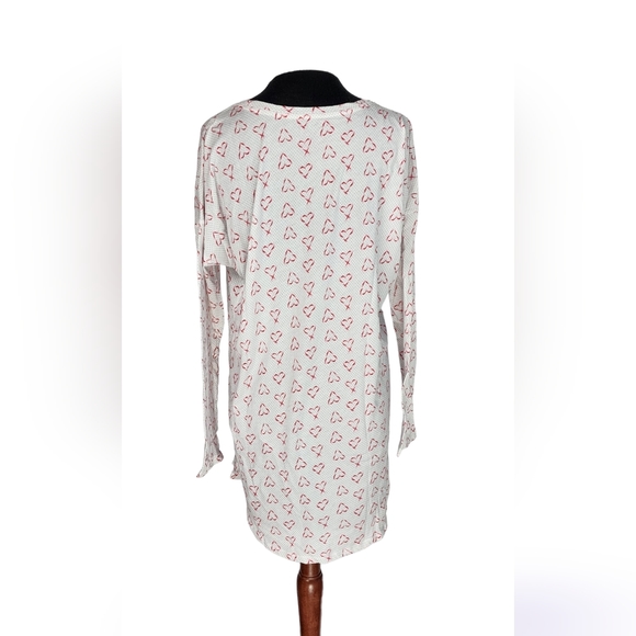 ♥️ VICTORIA'S SECRET SCOOP NECK RED HEART SLEEP SHIRT - SIZE M/M ♥️ - Picture 2 of 8
